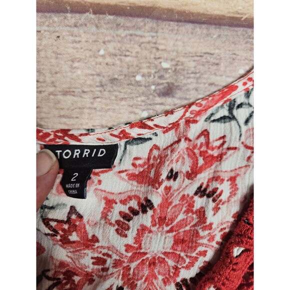 Torrid 2 Babydoll Crinkle Gauze Crochet Inset Lace-Up Top Red - Picture 5 of 6